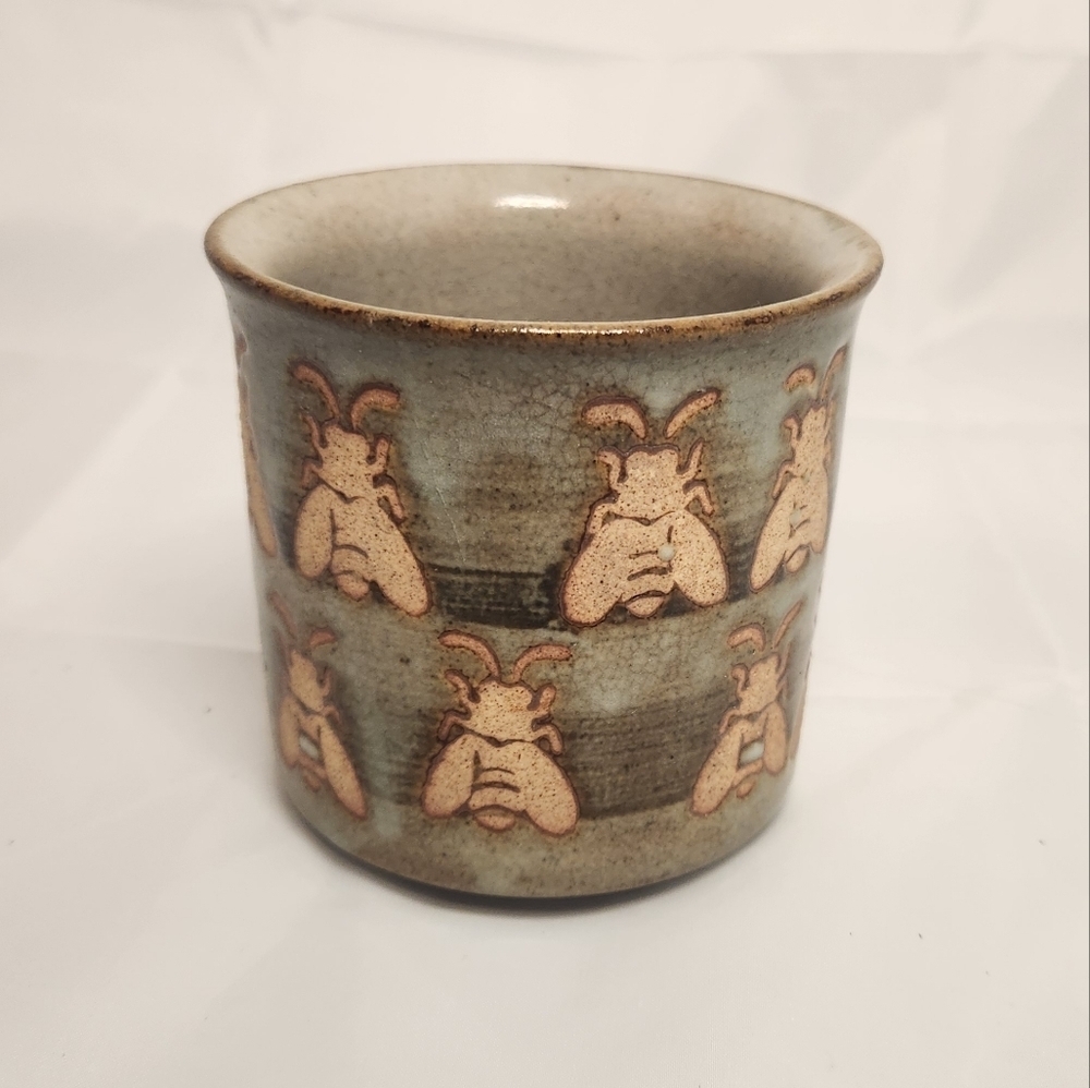3 1/2" Handmade Boho Style Bee Coffee Mug - Picture 3 of 16